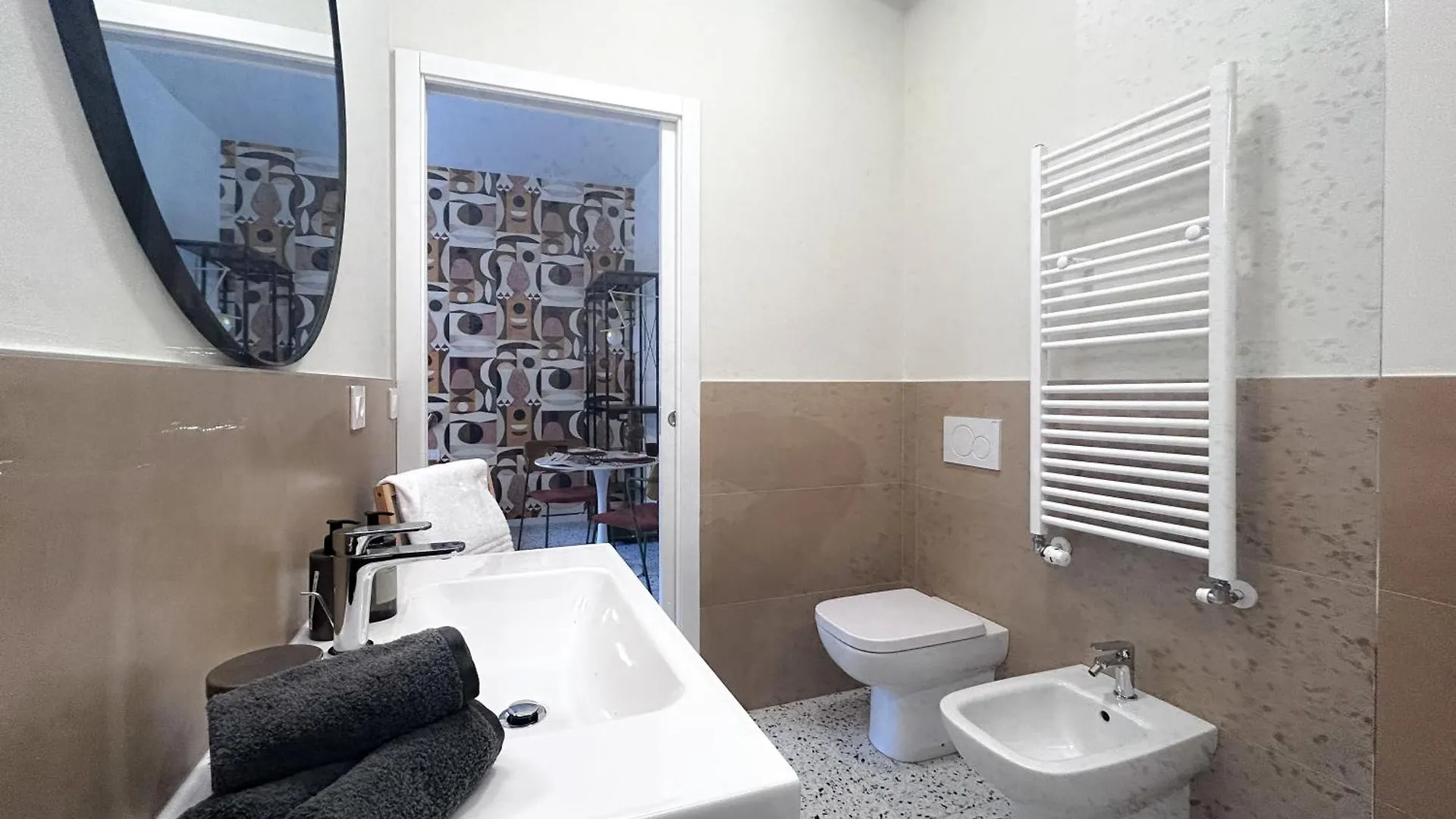 Auguste Studio Metro M1 Rembrandt 45 Milano 0*,  İtalya