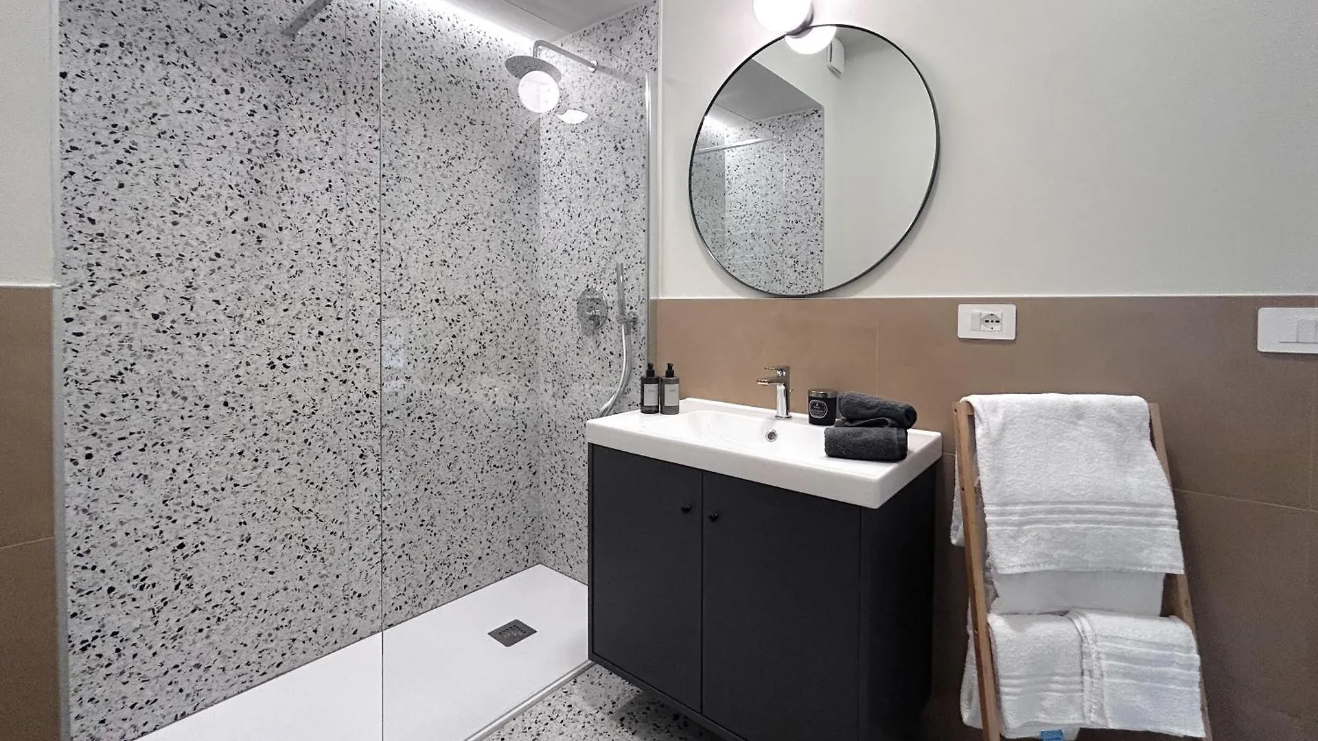 Auguste Studio Metro M1 Rembrandt 45 Milano Daire